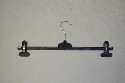 Kleiderbügel mit Klammern, 41cm. Rutschfeste Schicht, schwarz